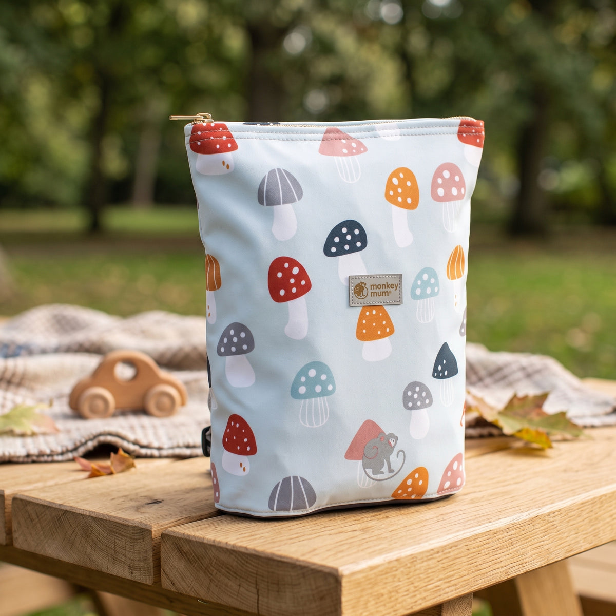 Kindersoftshellrugzakje Monkey Mum® - Veelkleurige vliegenzwammen