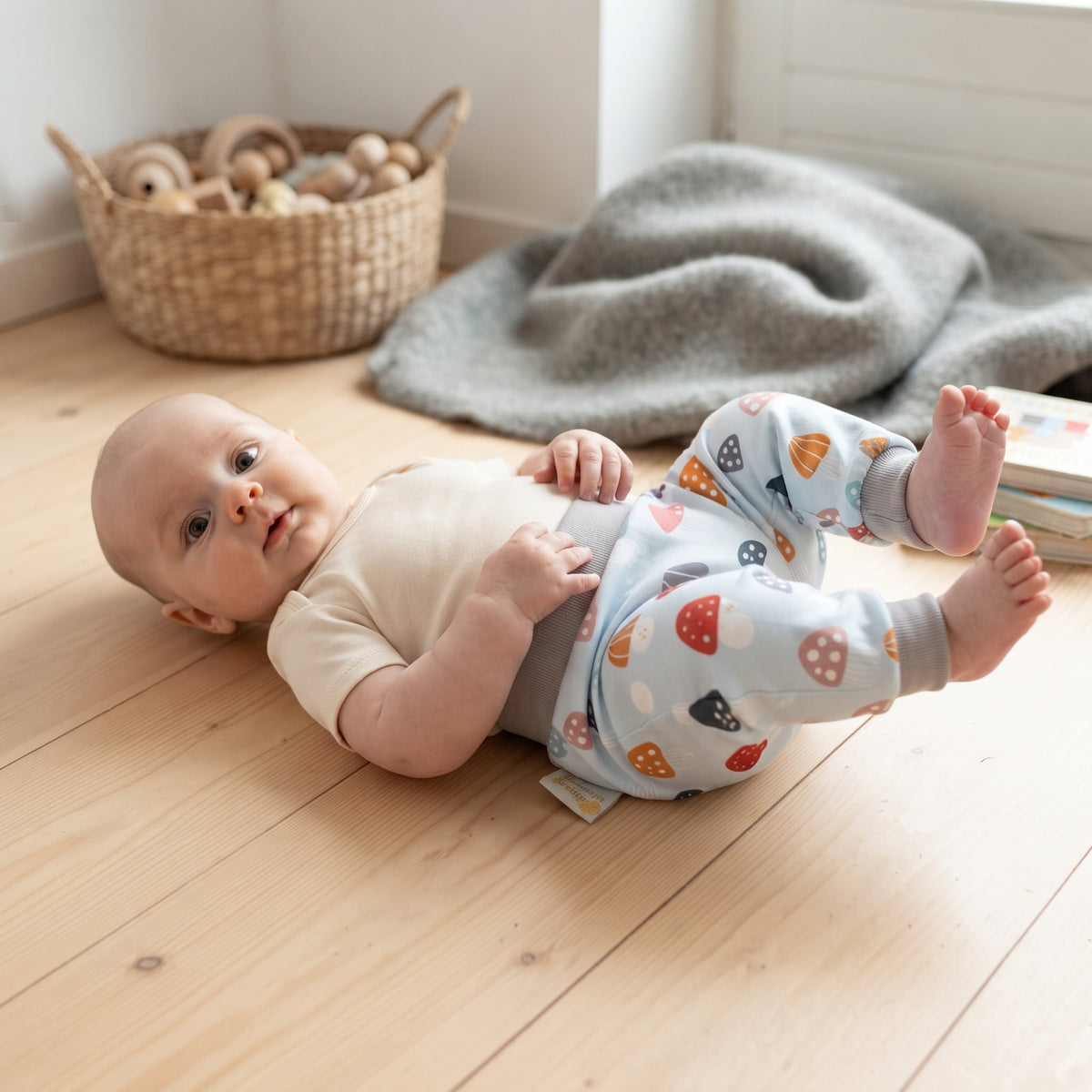 Kinder-softshellbroek met membraan Monkey Mum® - Kleurrijke vliegenzwammen
